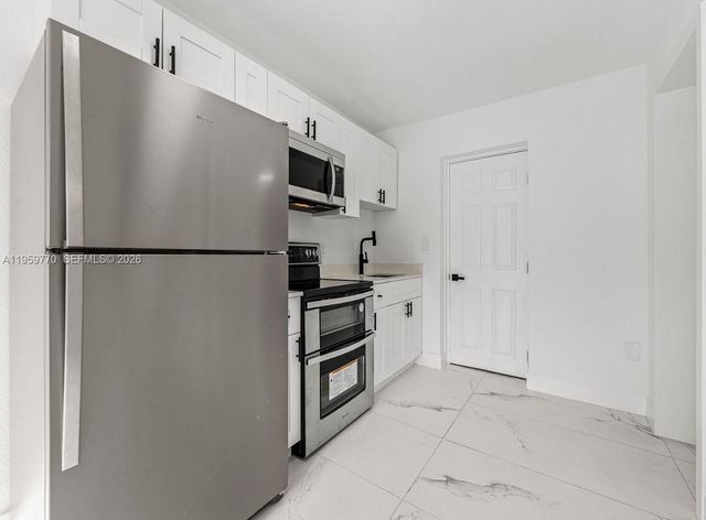 921 NW 22nd Ct 2, Miami, FL 33125