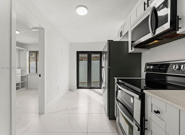 921 NW 22nd Ct 2, Miami, FL 33125