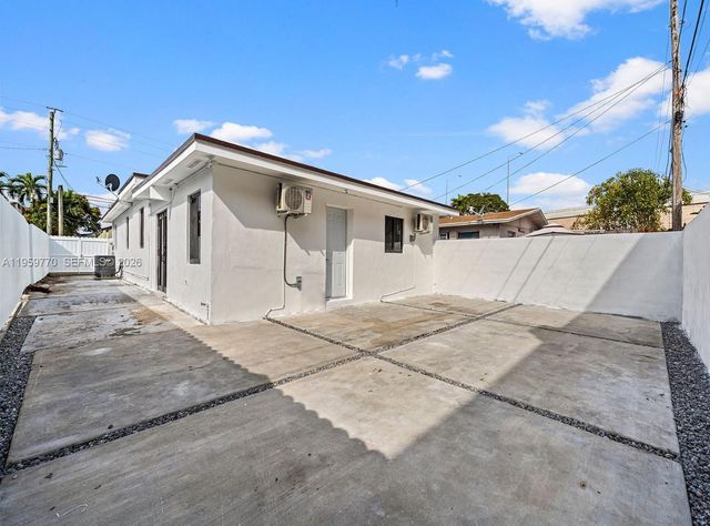 921 NW 22nd Ct 2, Miami, FL 33125