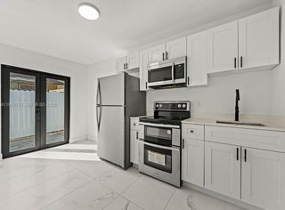 921 NW 22nd Ct 2, Miami, FL 33125