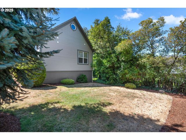 160 S 1ST St, Kalama, WA 98625