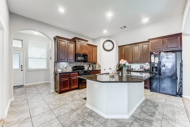 9902 Smokey Quartz Lane, Rosharon, TX 77583