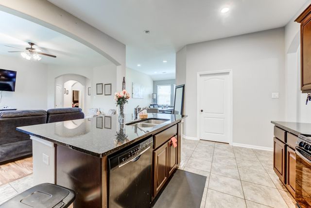 9902 Smokey Quartz Lane, Rosharon, TX 77583