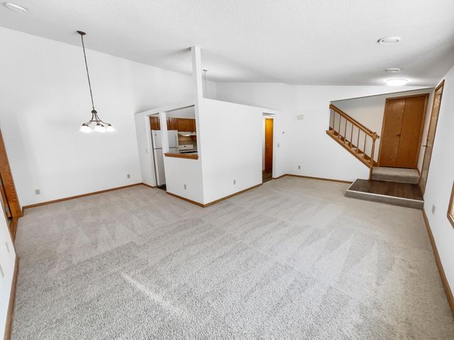 3677 Gershwin Lane N, Oakdale, MN 55128