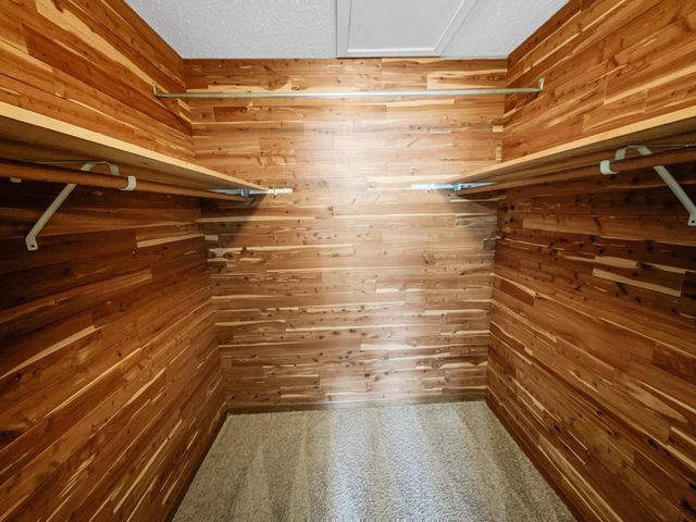 3677 Gershwin Lane N, Oakdale, MN 55128