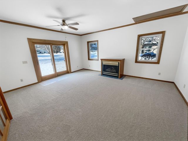 3677 Gershwin Lane N, Oakdale, MN 55128