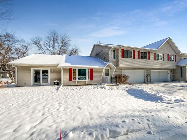 3677 Gershwin Lane N, Oakdale, MN 55128