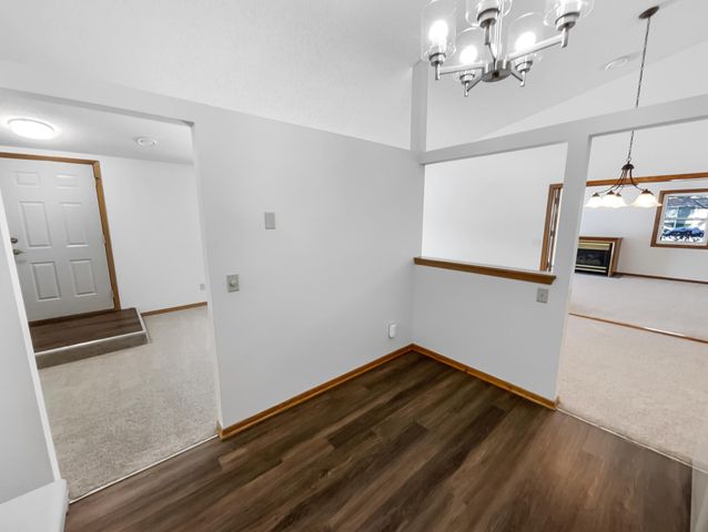 3677 Gershwin Lane N, Oakdale, MN 55128