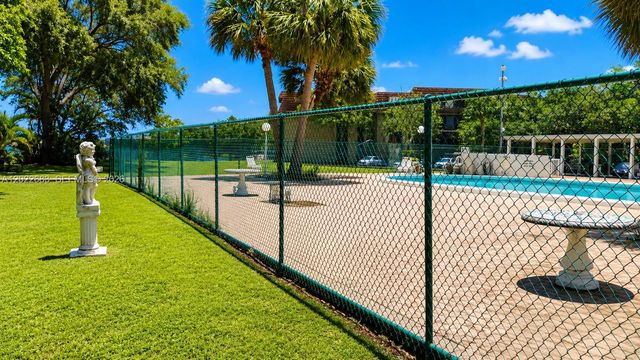447 NE 195th Street 117, Miami, FL 33179