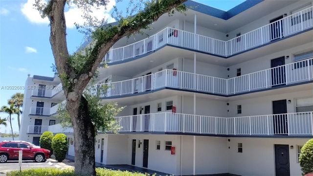 447 NE 195th Street 117, Miami, FL 33179