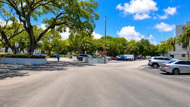447 NE 195th Street 117, Miami, FL 33179