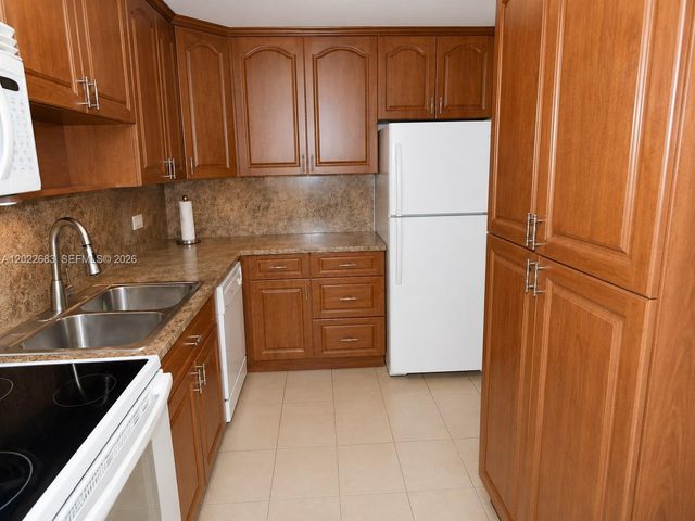 447 NE 195th Street 117, Miami, FL 33179