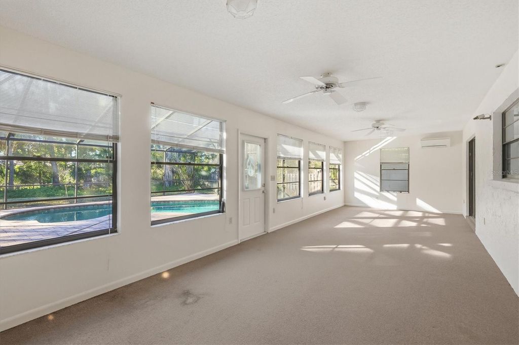 Image 30 of property listing at 4922 29TH LN E, Bradenton, FL 34203