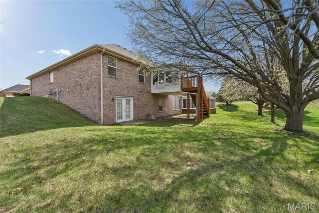 3201 Bear Tracks Drive, Wentzville, MO 63385
