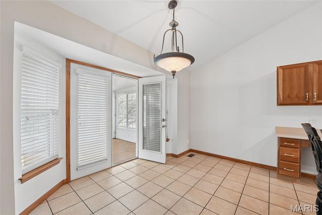 3201 Bear Tracks Drive, Wentzville, MO 63385