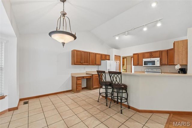 3201 Bear Tracks Drive, Wentzville, MO 63385