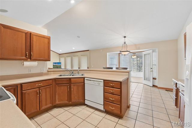 3201 Bear Tracks Drive, Wentzville, MO 63385