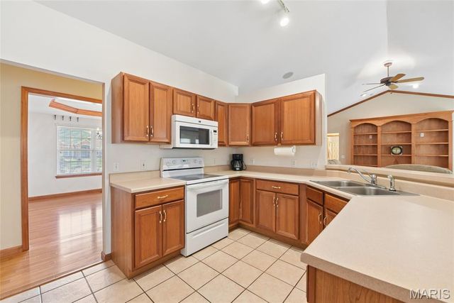 3201 Bear Tracks Drive, Wentzville, MO 63385