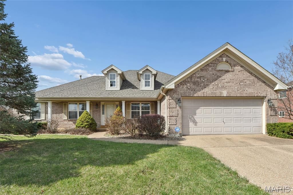 3201 Bear Tracks Drive, Wentzville, MO 63385