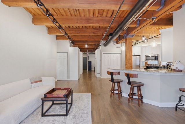 225 W HURON Street 313, Chicago, IL 60654