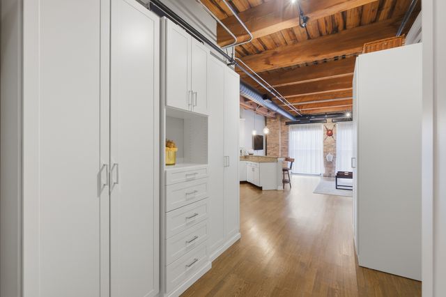 225 W HURON Street 313, Chicago, IL 60654