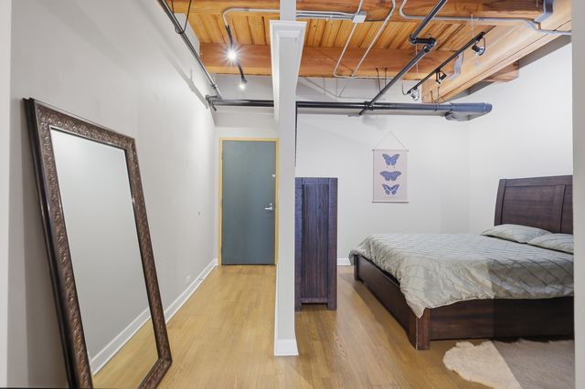 225 W HURON Street 313, Chicago, IL 60654