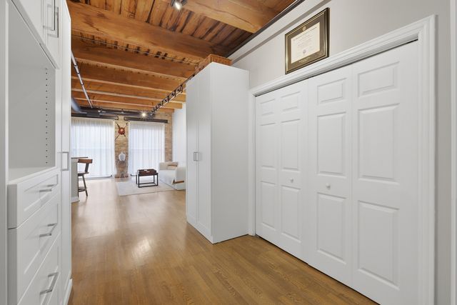 225 W HURON Street 313, Chicago, IL 60654