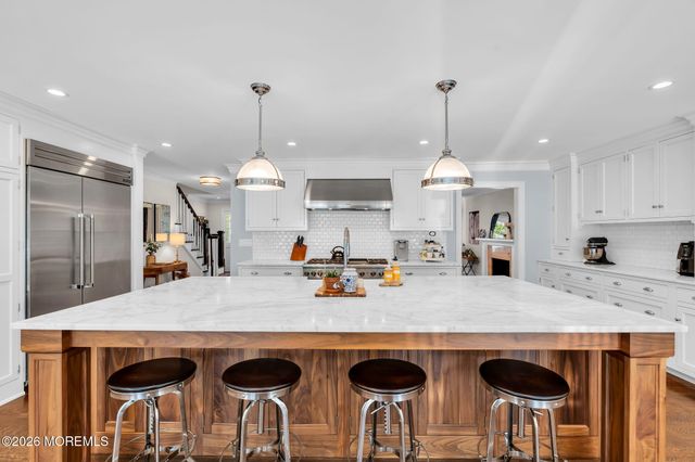 94 Lewis Lane, Fair Haven, NJ 07704