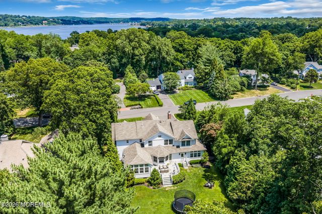 94 Lewis Lane, Fair Haven, NJ 07704
