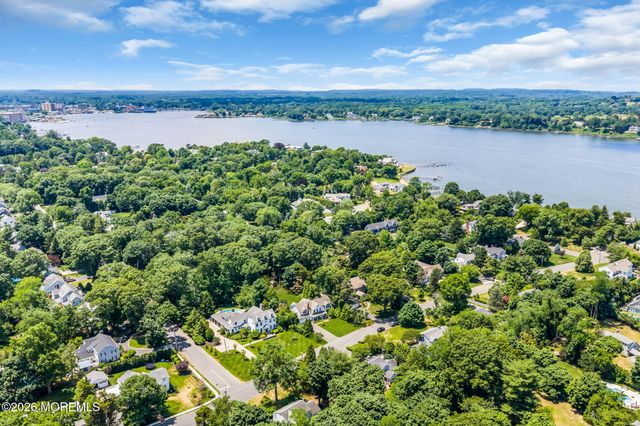 94 Lewis Lane, Fair Haven, NJ 07704