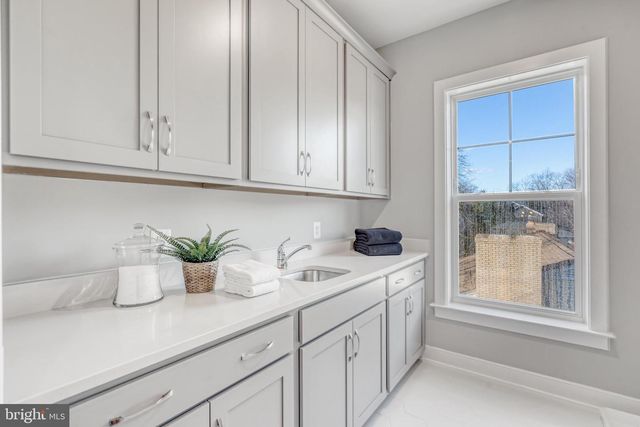 6607 29TH ST N, Arlington, VA 22213