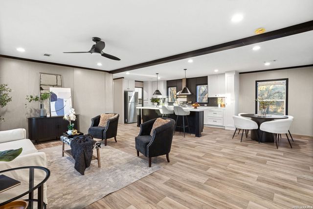 101 Mahaffey Way, San Antonio, TX 78264