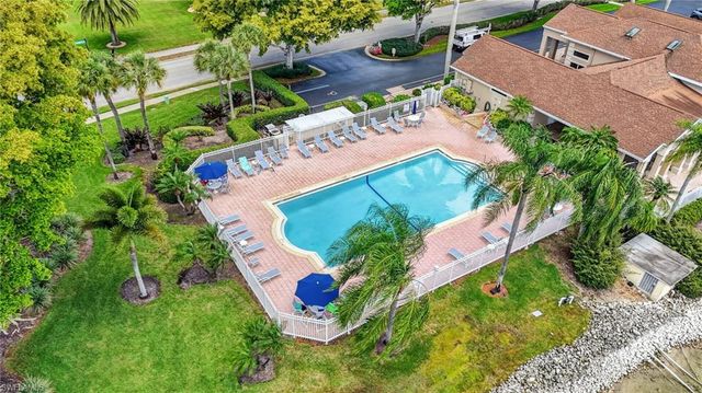 3330 Crown Pointe BLVD 101, Naples, FL 34112