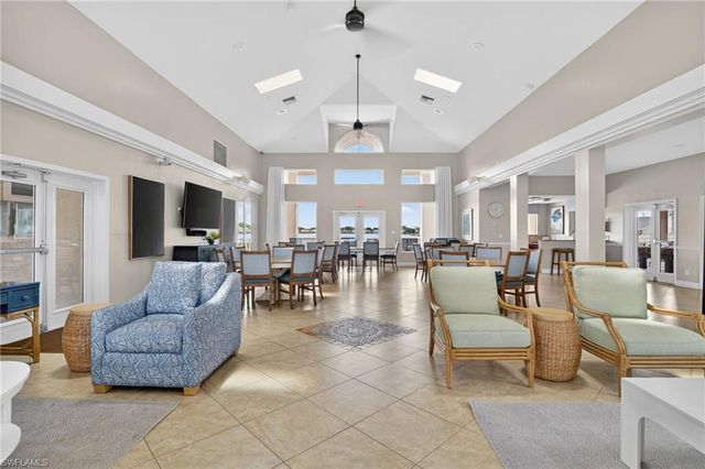 3330 Crown Pointe BLVD 101, Naples, FL 34112