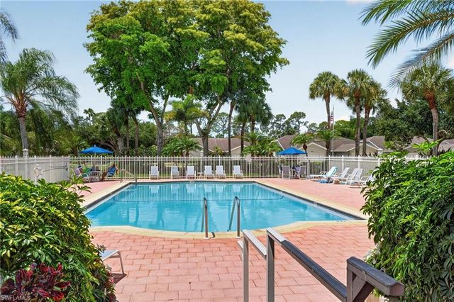 3330 Crown Pointe BLVD 101, Naples, FL 34112