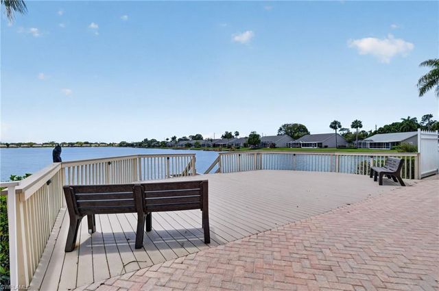 3330 Crown Pointe BLVD 101, Naples, FL 34112