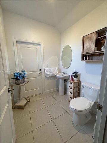 16144 SW 148th Pl, Miami, FL 33187