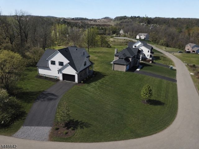 5 Emerald Dr, Hardyston Twp., NJ 07419