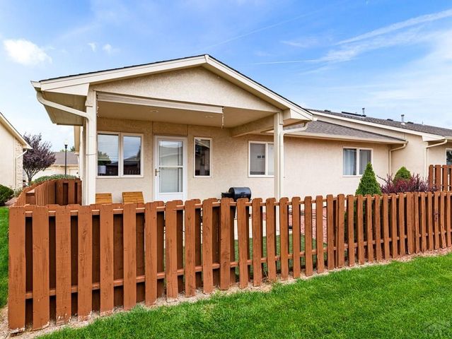 4811 Seasons View, Pueblo, CO 81008