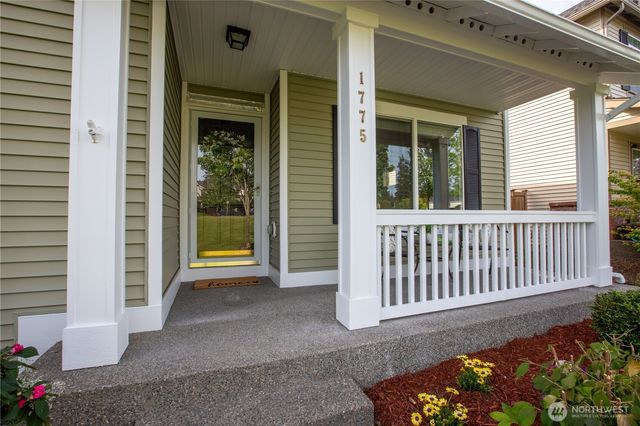1775 Cadborough Lane, Dupont, WA 98327