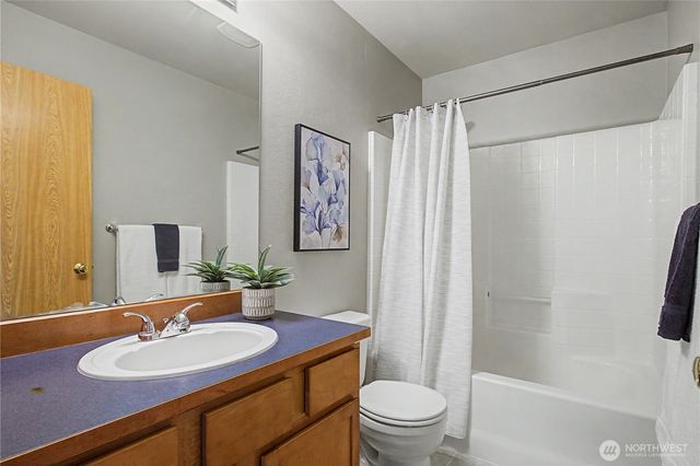 1775 Cadborough Lane, Dupont, WA 98327