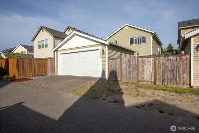 1775 Cadborough Lane, Dupont, WA 98327