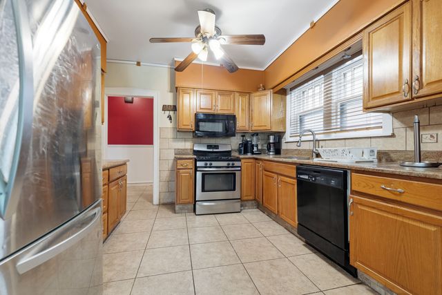 7021 S Cregier Avenue, Chicago, IL 60649