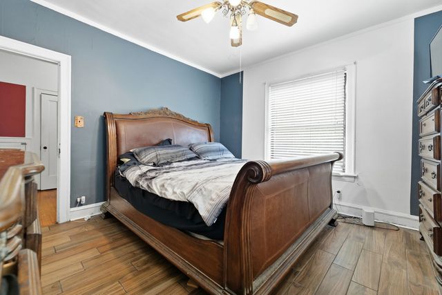 7021 S Cregier Avenue, Chicago, IL 60649