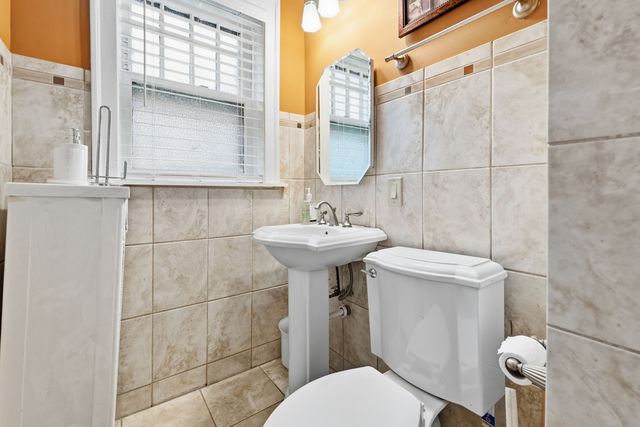 7021 S Cregier Avenue, Chicago, IL 60649