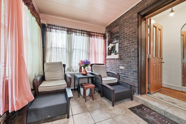 7021 S Cregier Avenue, Chicago, IL 60649