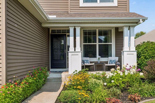 13816 Savanna Drive, Rogers, MN 55374