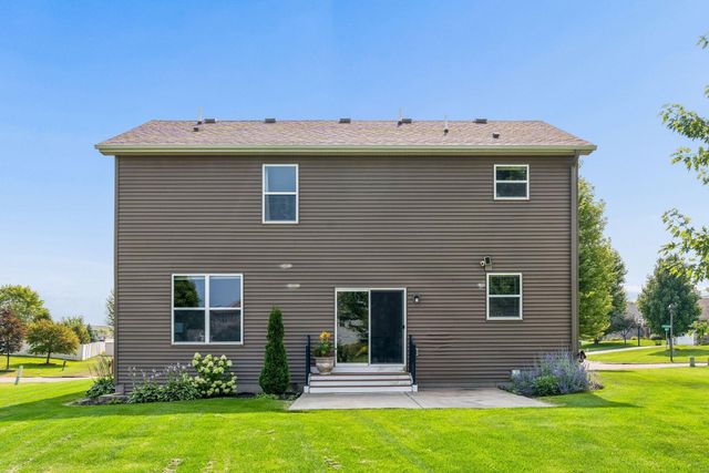 13816 Savanna Drive, Rogers, MN 55374