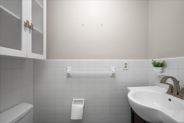 22 Vassar St, Worcester, MA 01602