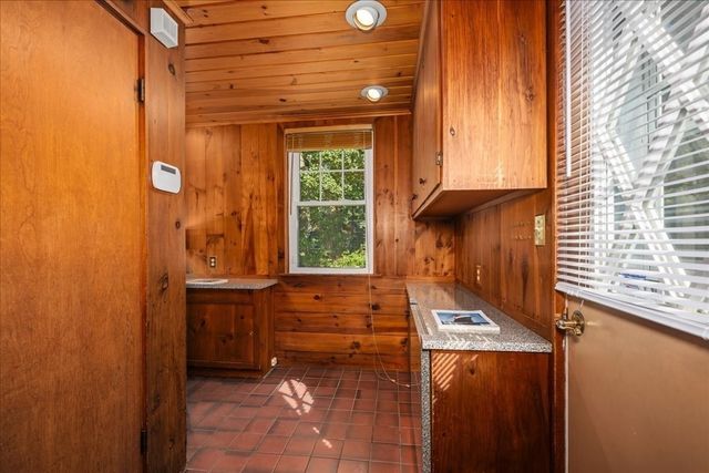 22 Vassar St, Worcester, MA 01602